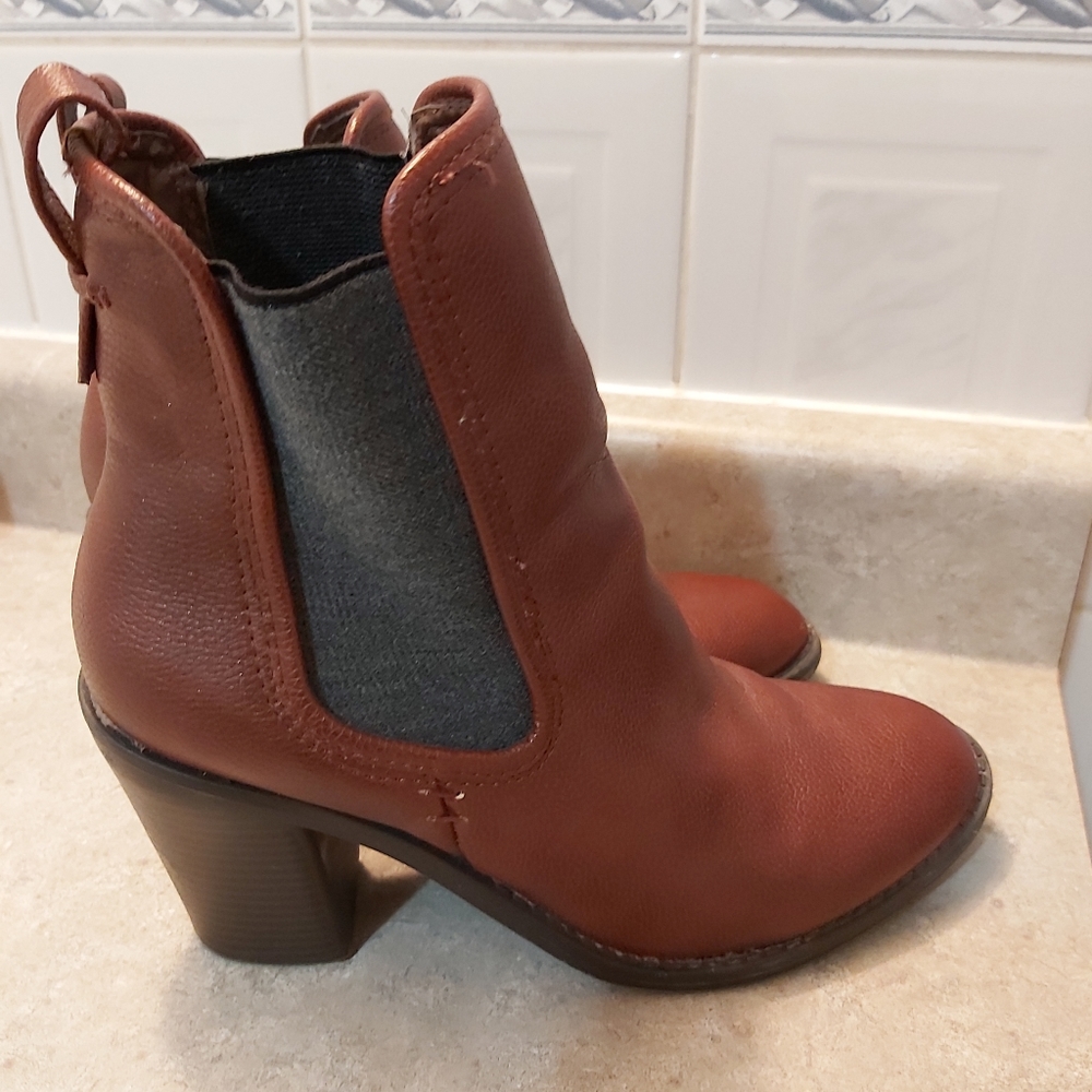 Brown/Burgundy Leather Heeled Booties Size 8.5 - Picture 5 of 14